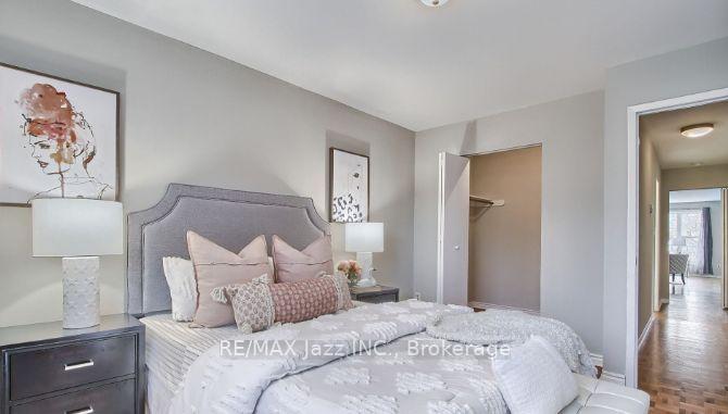Photo 8 of 676 Mountview Place, Newmarket, Huron Heights-Leslie Valley — HOMEH