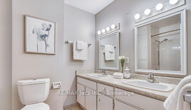Photo 13 of 676 Mountview Place, Newmarket, Huron Heights-Leslie Valley — HOMEH