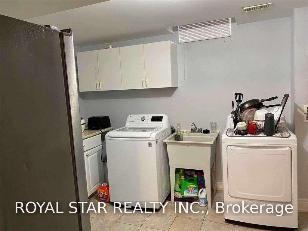 Photo 20 of 51 Pennyroyal Crescent, Brampton, Bramalea North Industrial — HOMEH