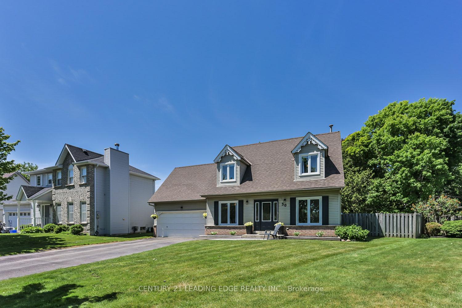 Photo 3 of 30 McGuire Crescent, Uxbridge — HOMEH