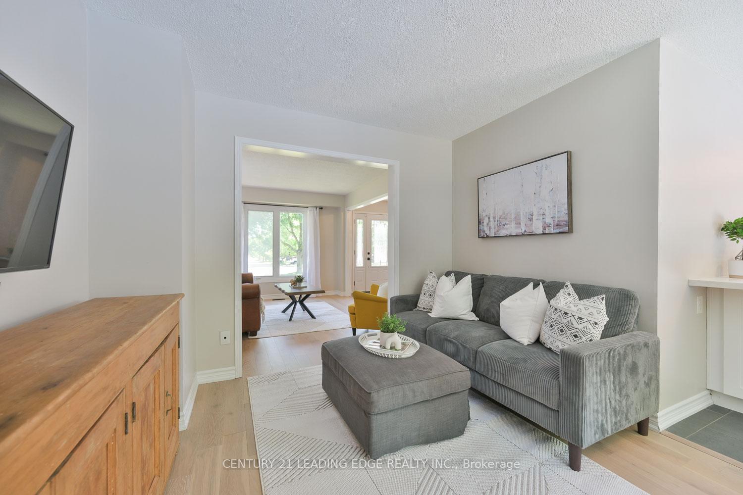 Photo 13 of 30 McGuire Crescent, Uxbridge — HOMEH