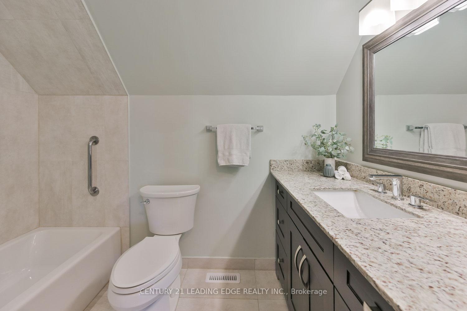 Photo 25 of 30 McGuire Crescent, Uxbridge — HOMEH