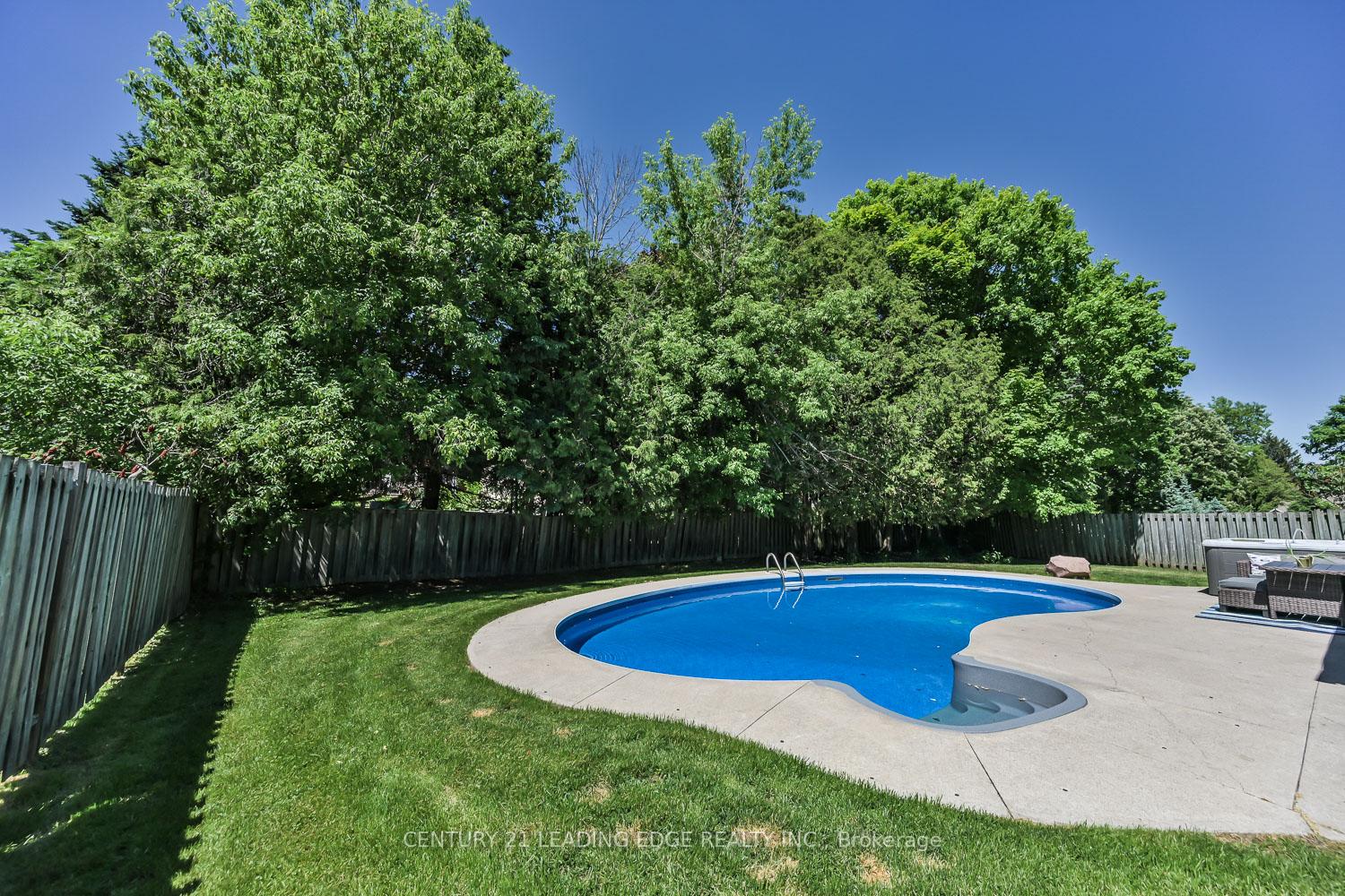 Photo 35 of 30 McGuire Crescent, Uxbridge — HOMEH