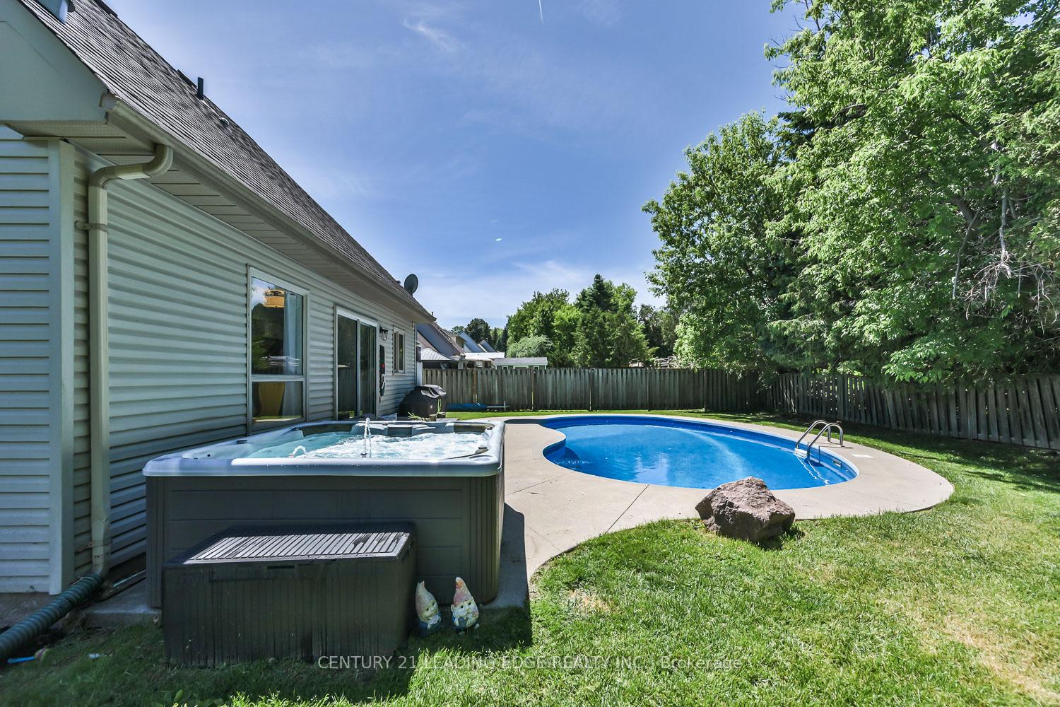 Photo 36 of 30 McGuire Crescent, Uxbridge — HOMEH