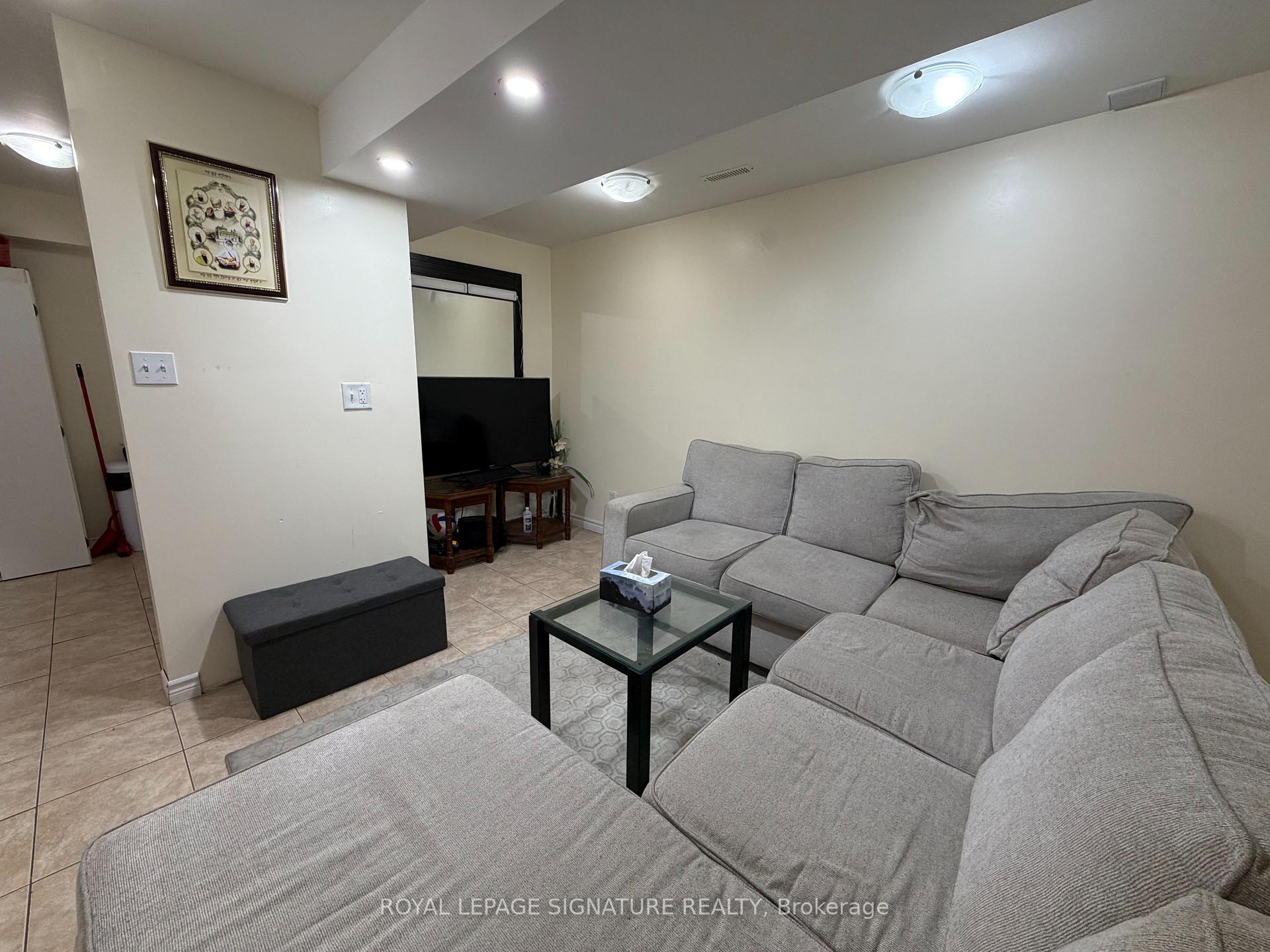 Photo 5 of Unit Bsmt, 124 Herdwick Street, Brampton, Gore Industrial North — HOMEH