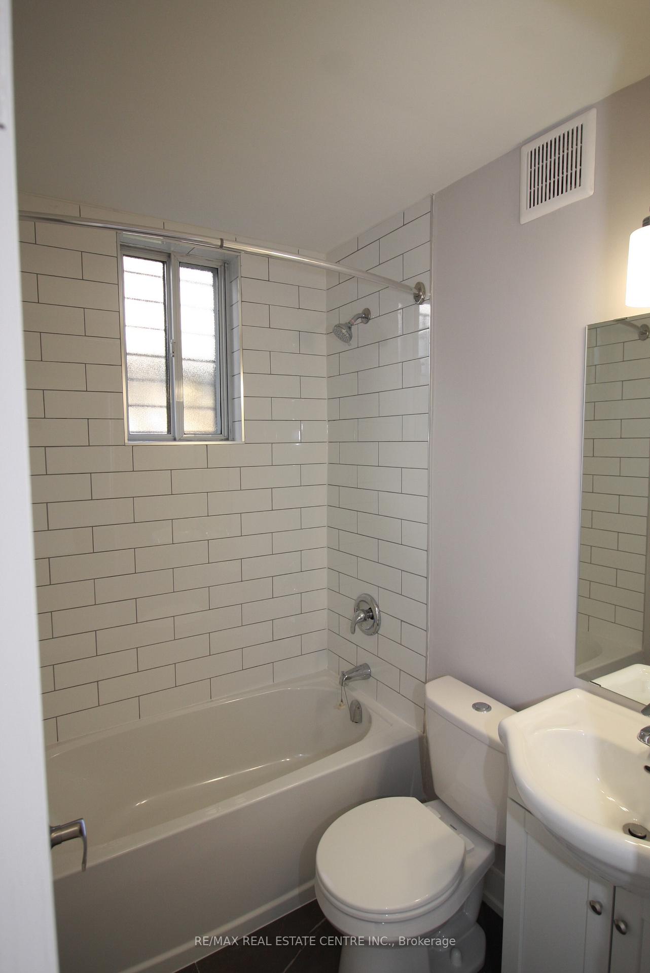 Photo 10 of Unit 1, 424 Argyle Street S, Cambridge, Preston South — HOMEH