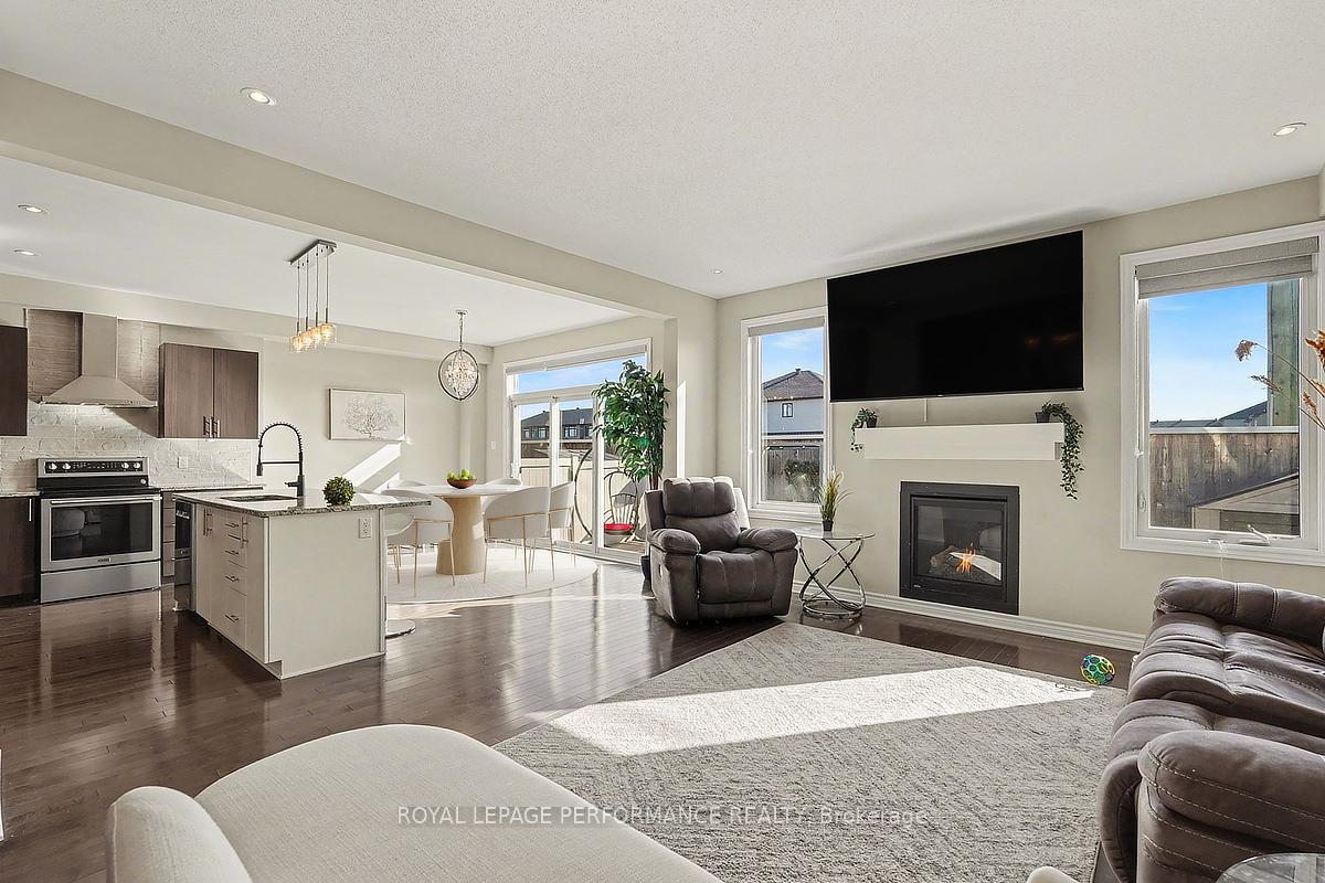 Photo 3 of 504 Yellow Birch Street, Ottawa, Mer Bleue/Bradley Estates/Anderson Park — HOMEH