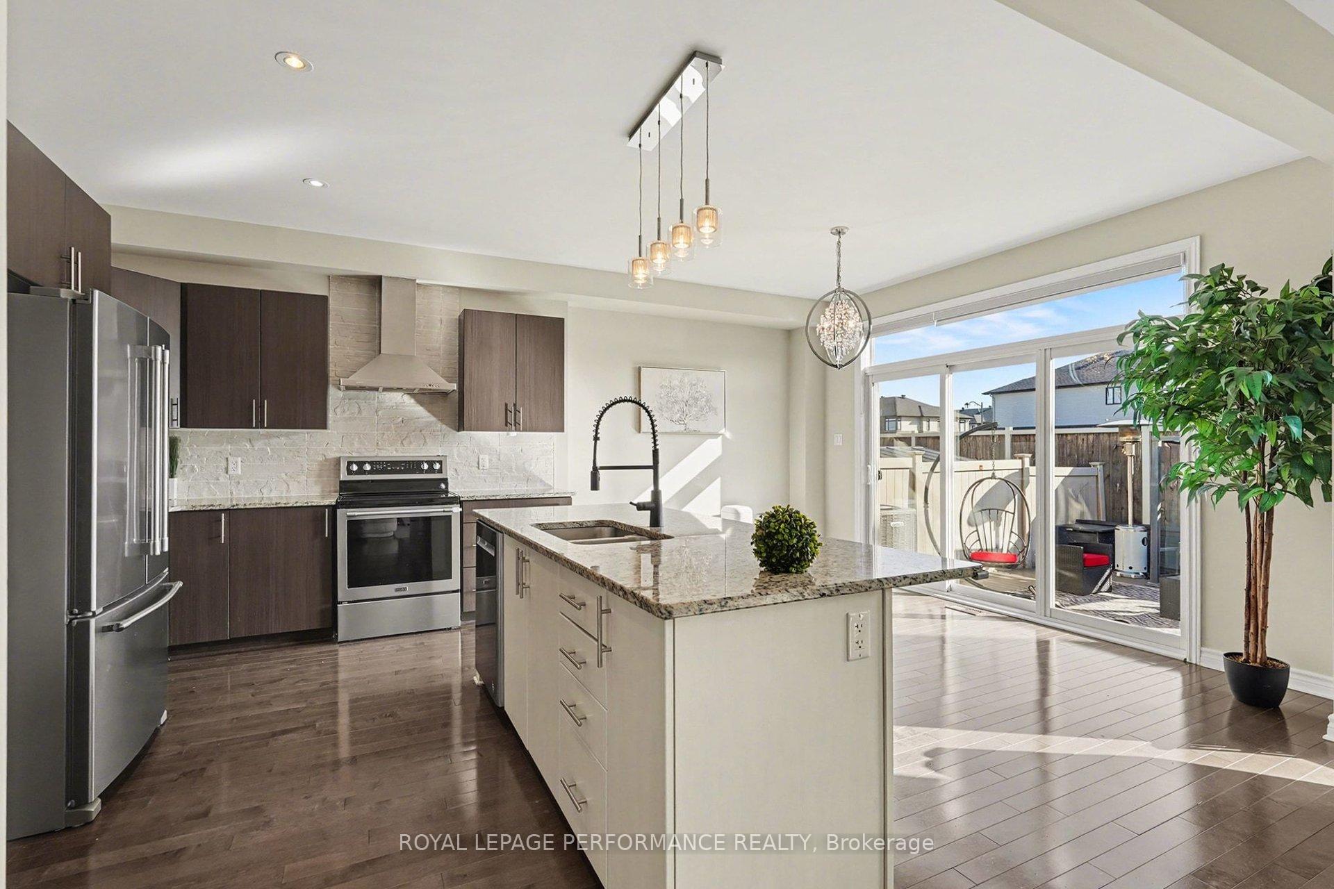 Photo 7 of 504 Yellow Birch Street, Ottawa, Mer Bleue/Bradley Estates/Anderson Park — HOMEH