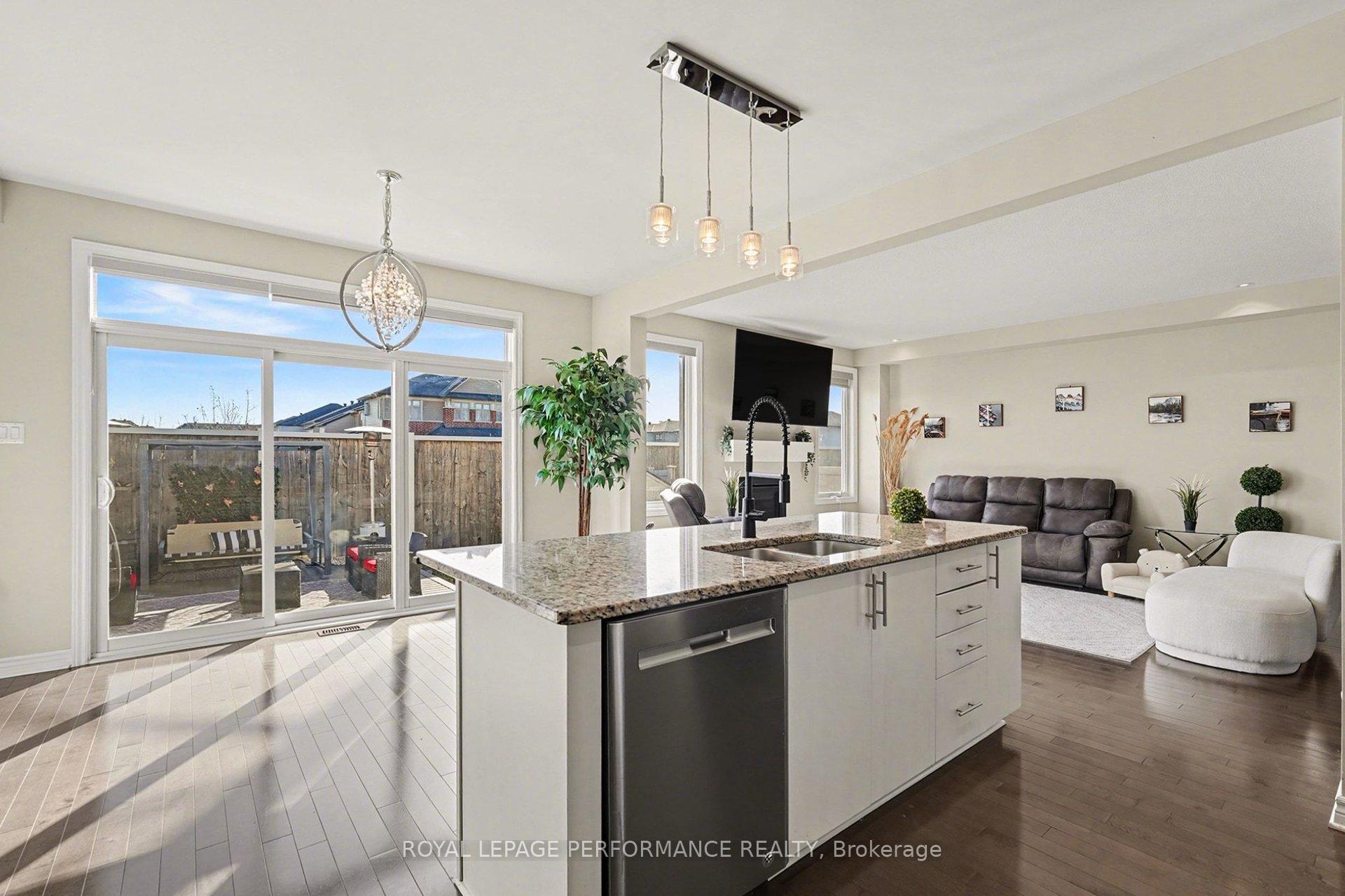 Photo 9 of 504 Yellow Birch Street, Ottawa, Mer Bleue/Bradley Estates/Anderson Park — HOMEH
