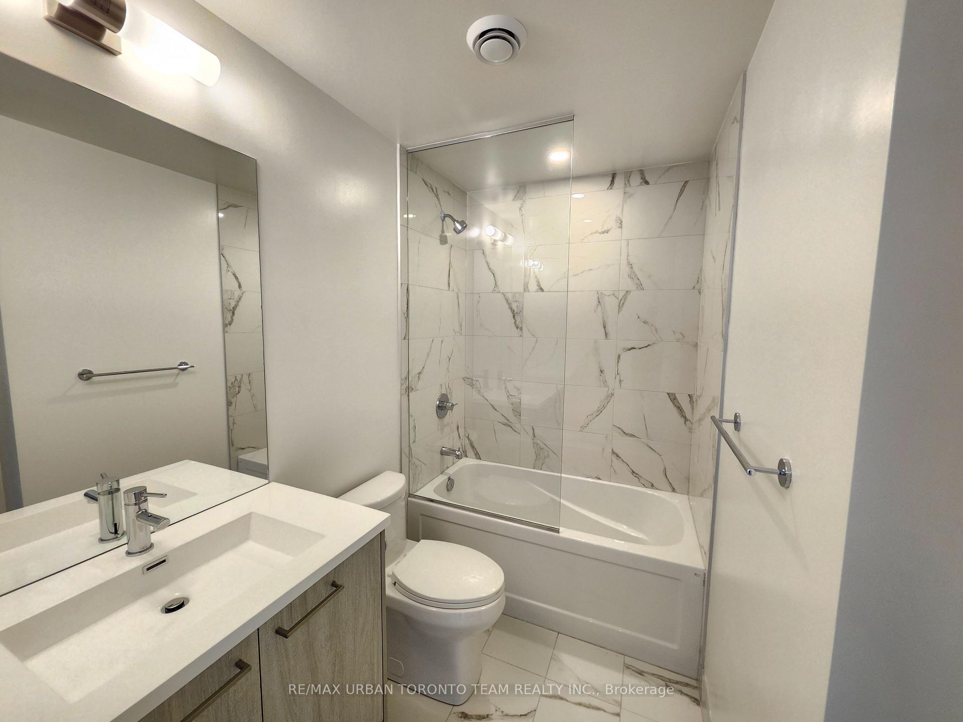 Photo 7 of Unit 1215, 28 Interchange Way, Vaughan, Vaughan Corporate Centre — HOMEH