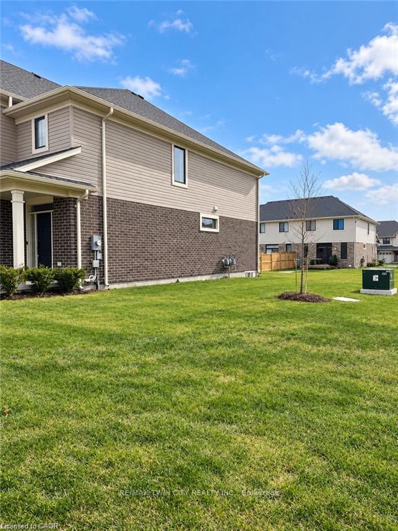 Photo 4 of 74 Keba Crescent, Tillsonburg — HOMEH