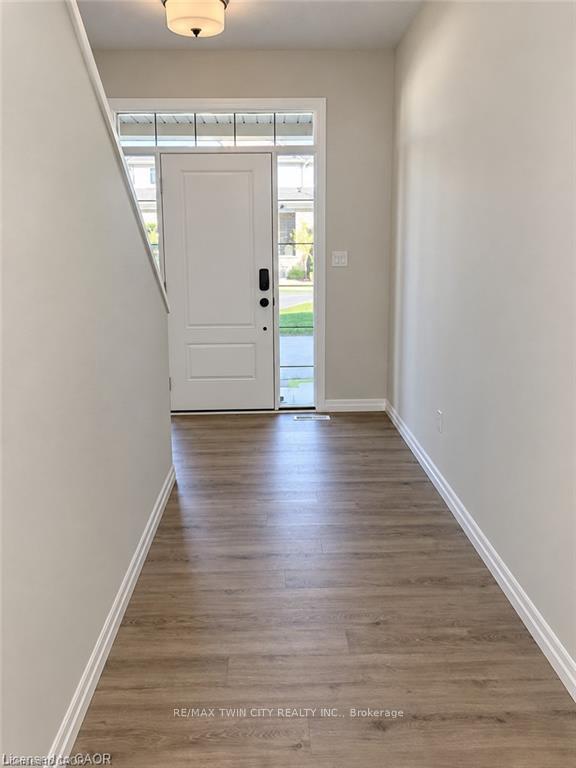 Photo 5 of 74 Keba Crescent, Tillsonburg — HOMEH