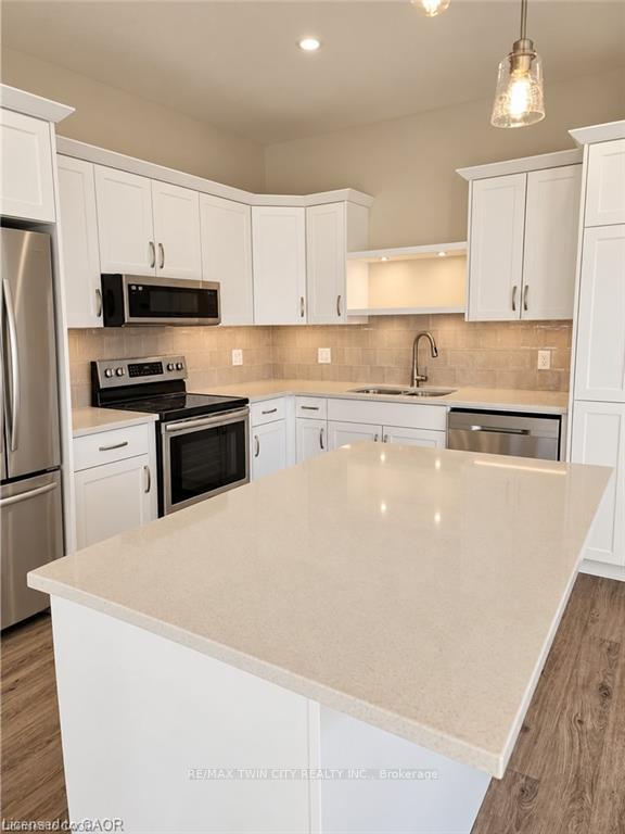 Photo 6 of 74 Keba Crescent, Tillsonburg — HOMEH