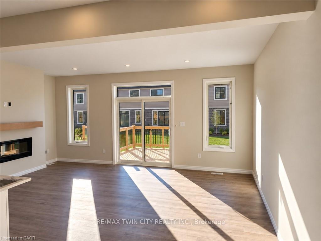 Photo 10 of 74 Keba Crescent, Tillsonburg — HOMEH