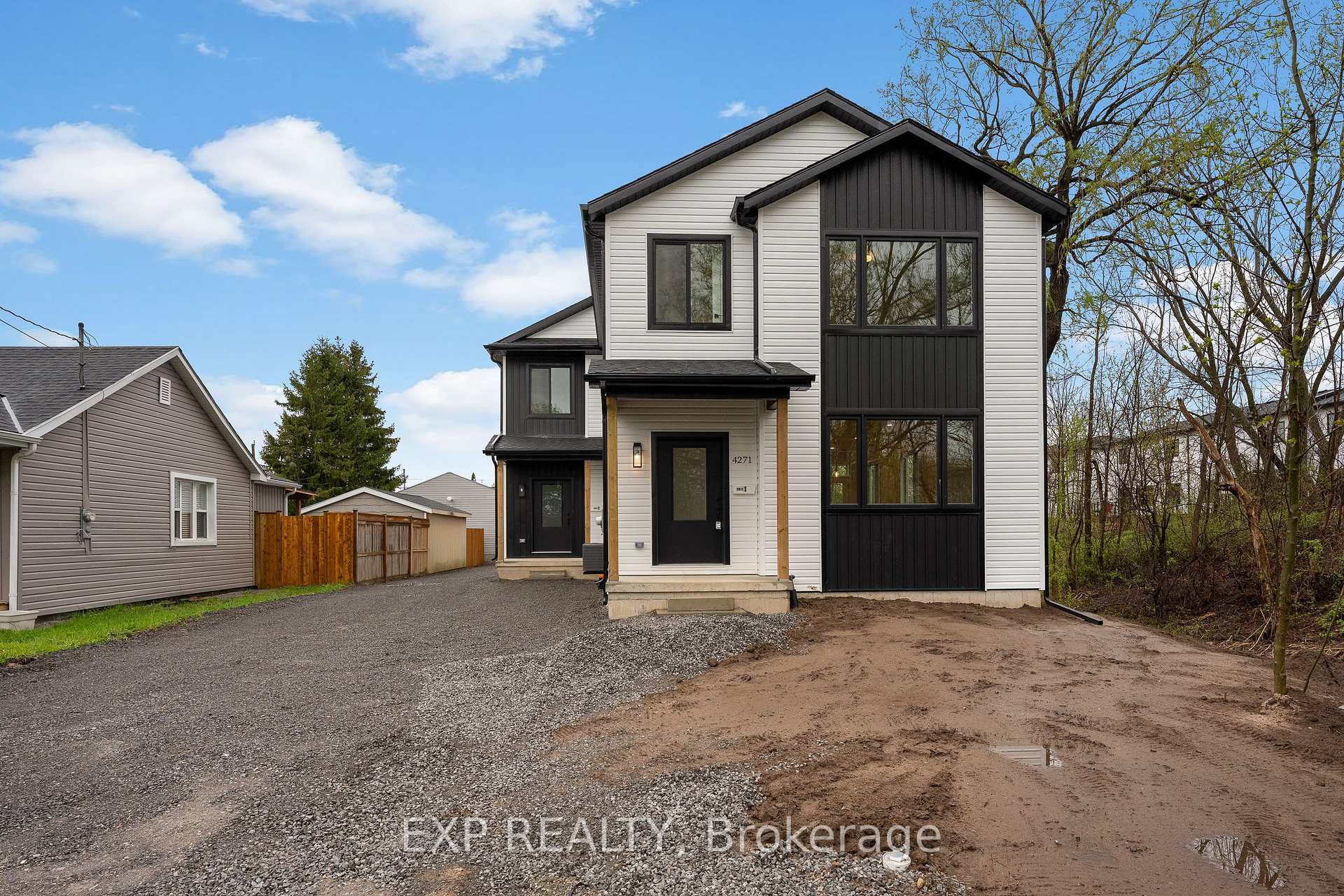 Photo 2 of Unit Unit 4 - Lower, 4271 Fifth Avenue, Niagara Falls, Downtown — HOMEH