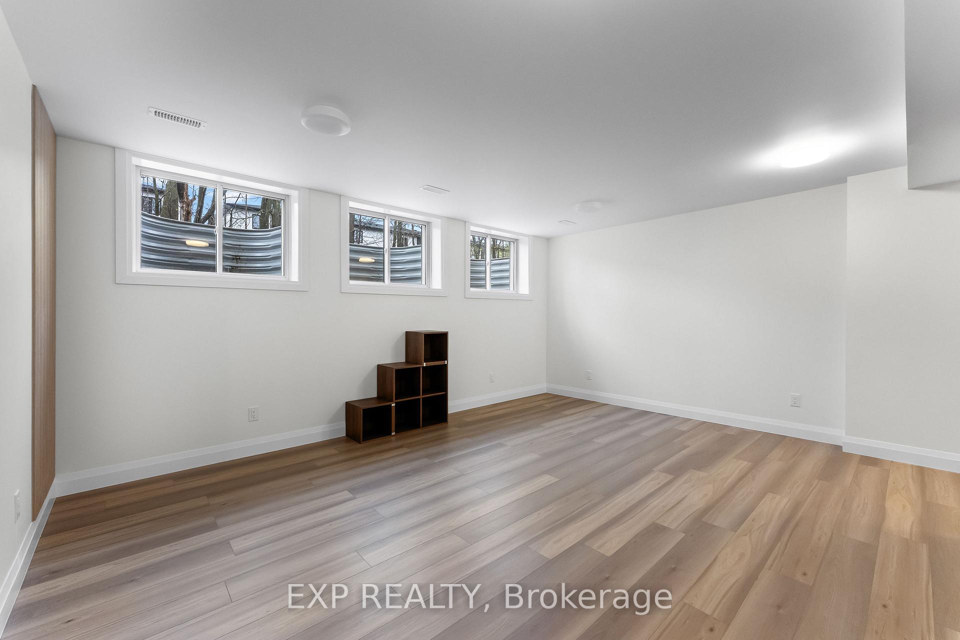 Photo 10 of Unit Unit 4 - Lower, 4271 Fifth Avenue, Niagara Falls, Downtown — HOMEH