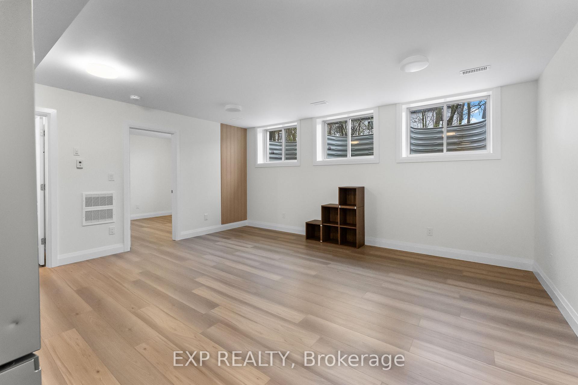 Photo 11 of Unit Unit 4 - Lower, 4271 Fifth Avenue, Niagara Falls, Downtown — HOMEH