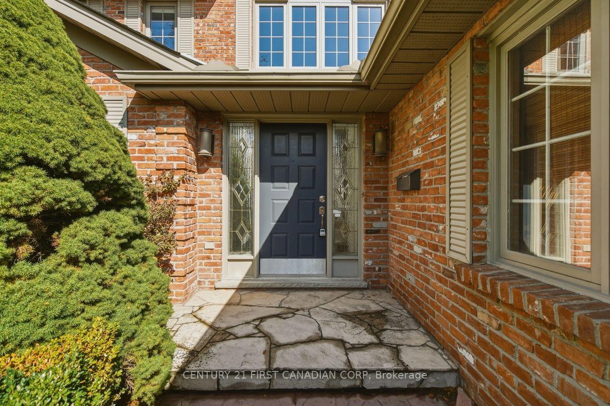 Photo 5 of 122 Sunnyside Drive, London, North G — HOMEH