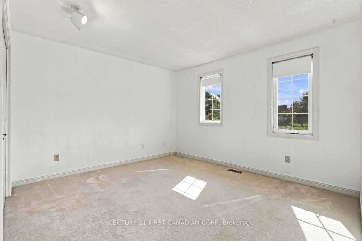 Photo 47 of 122 Sunnyside Drive, London, North G — HOMEH
