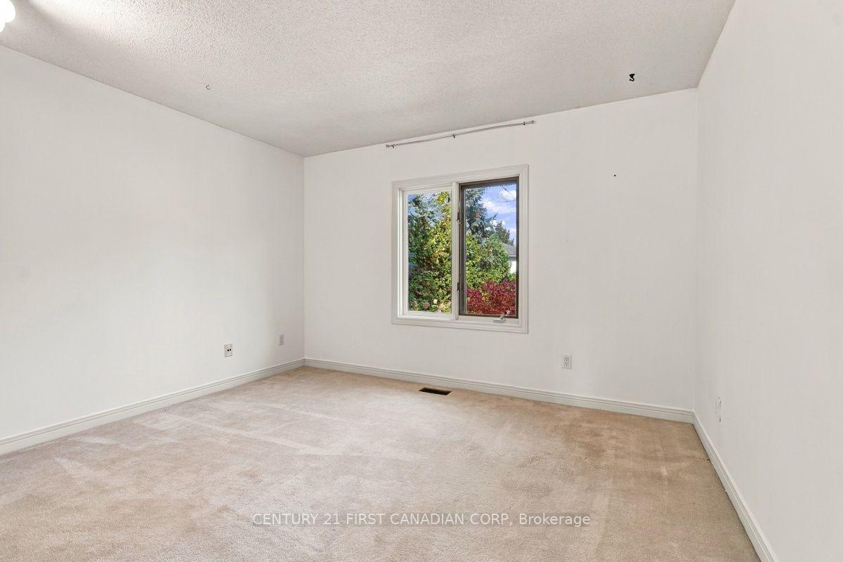 Photo 55 of 122 Sunnyside Drive, London, North G — HOMEH