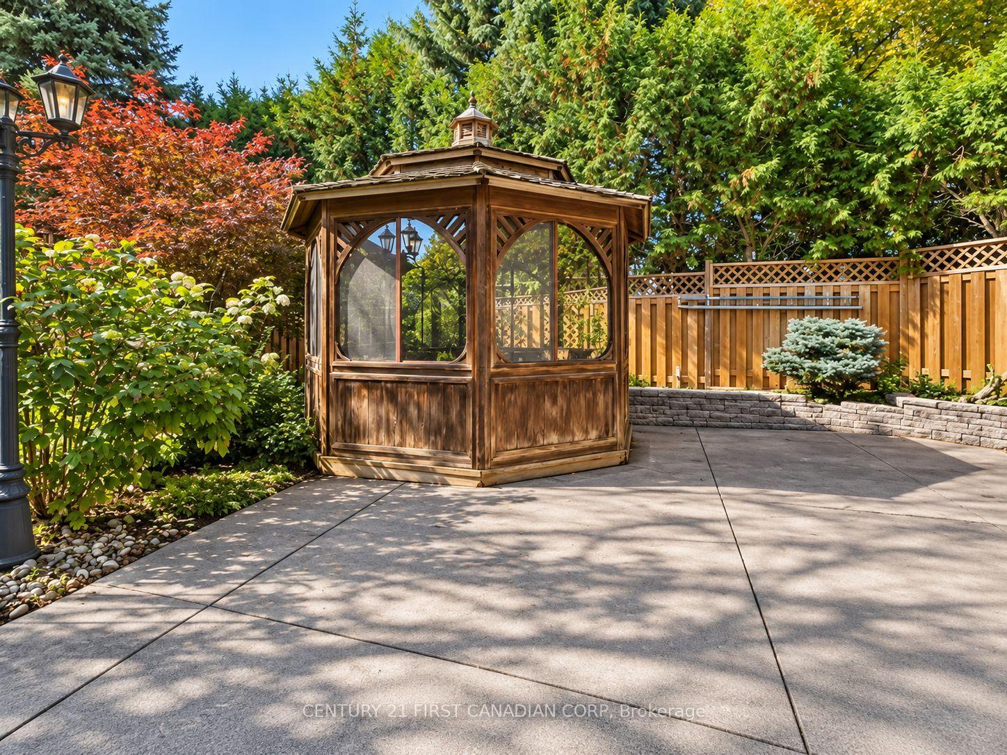 Photo 98 of 122 Sunnyside Drive, London, North G — HOMEH