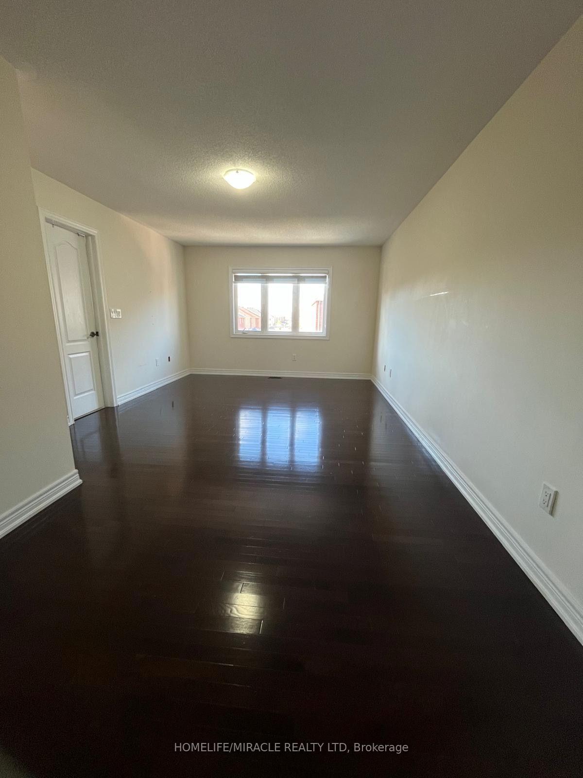 Photo 3 of 51 Dawes Road, Brampton, Credit Valley — HOMEH