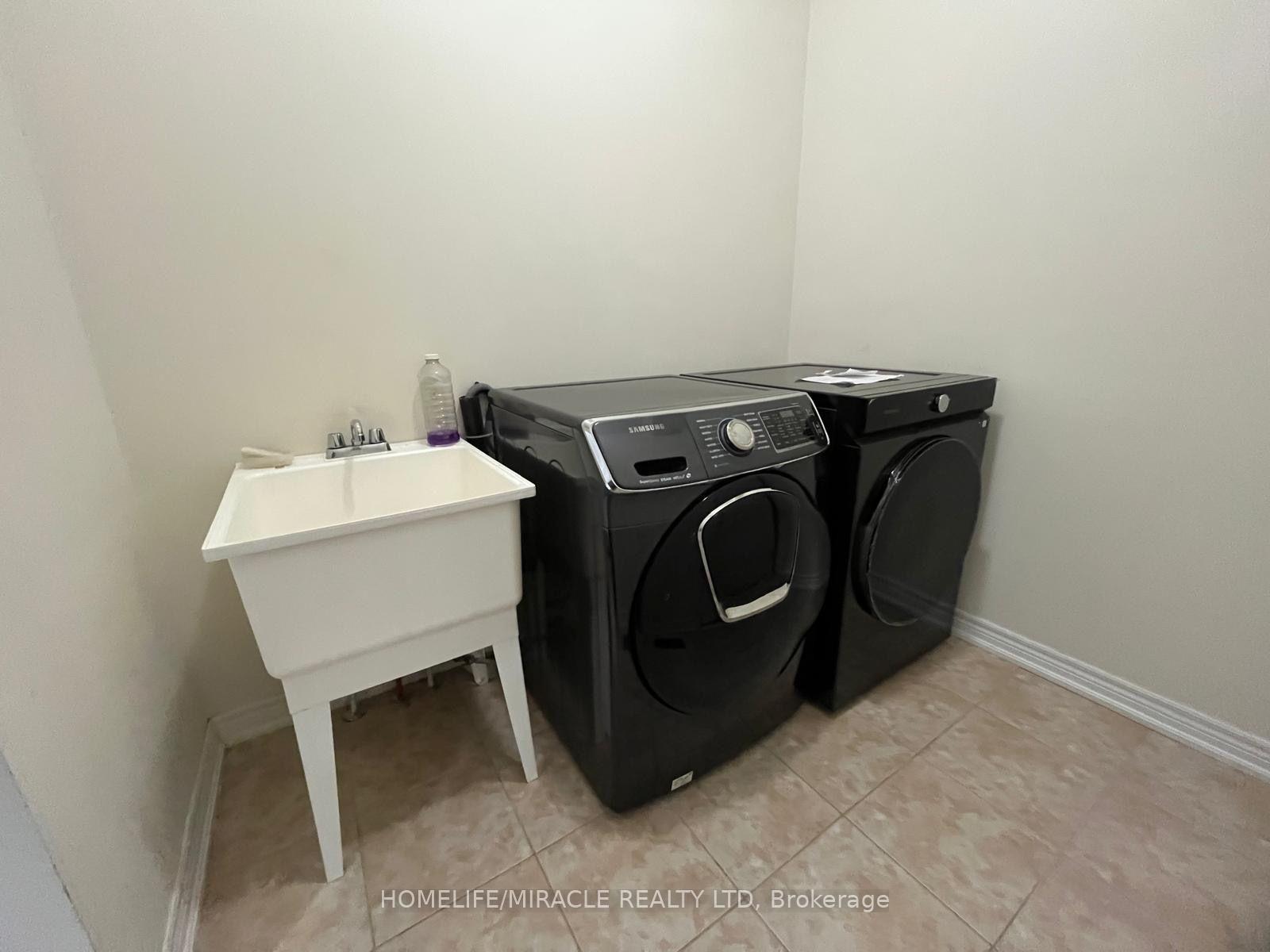 Photo 4 of 51 Dawes Road, Brampton, Credit Valley — HOMEH