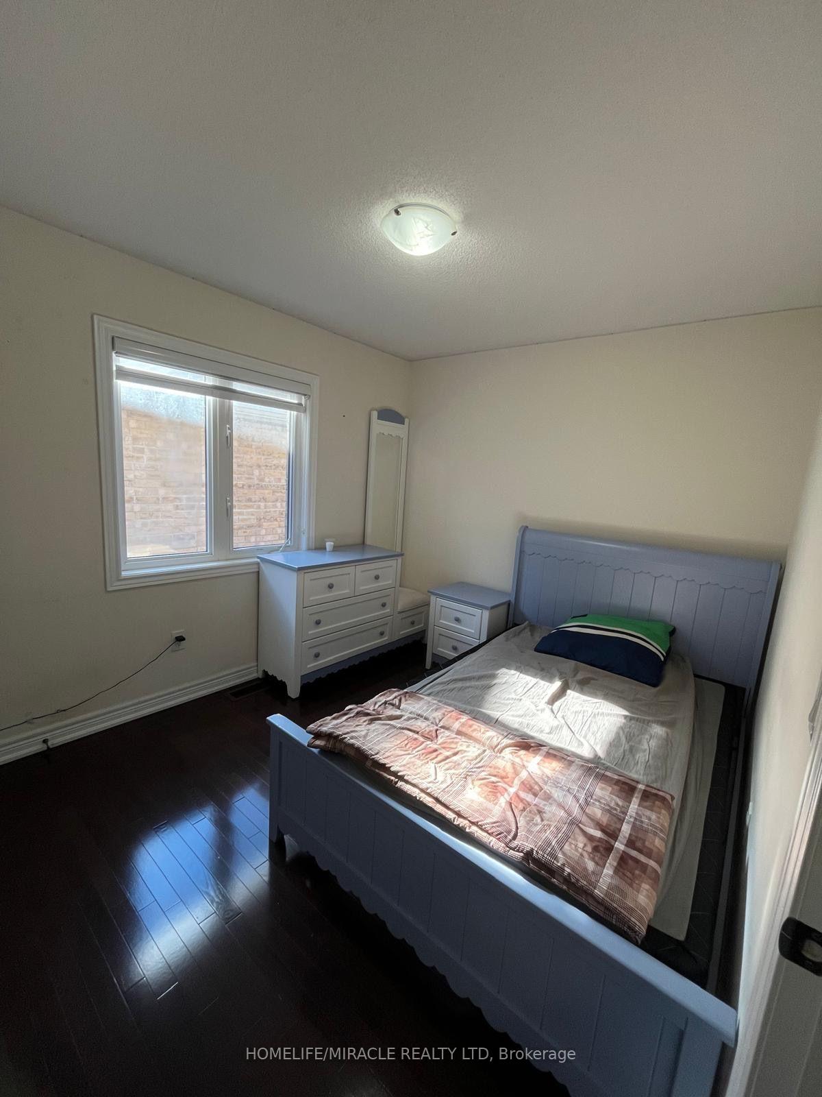 Photo 5 of 51 Dawes Road, Brampton, Credit Valley — HOMEH