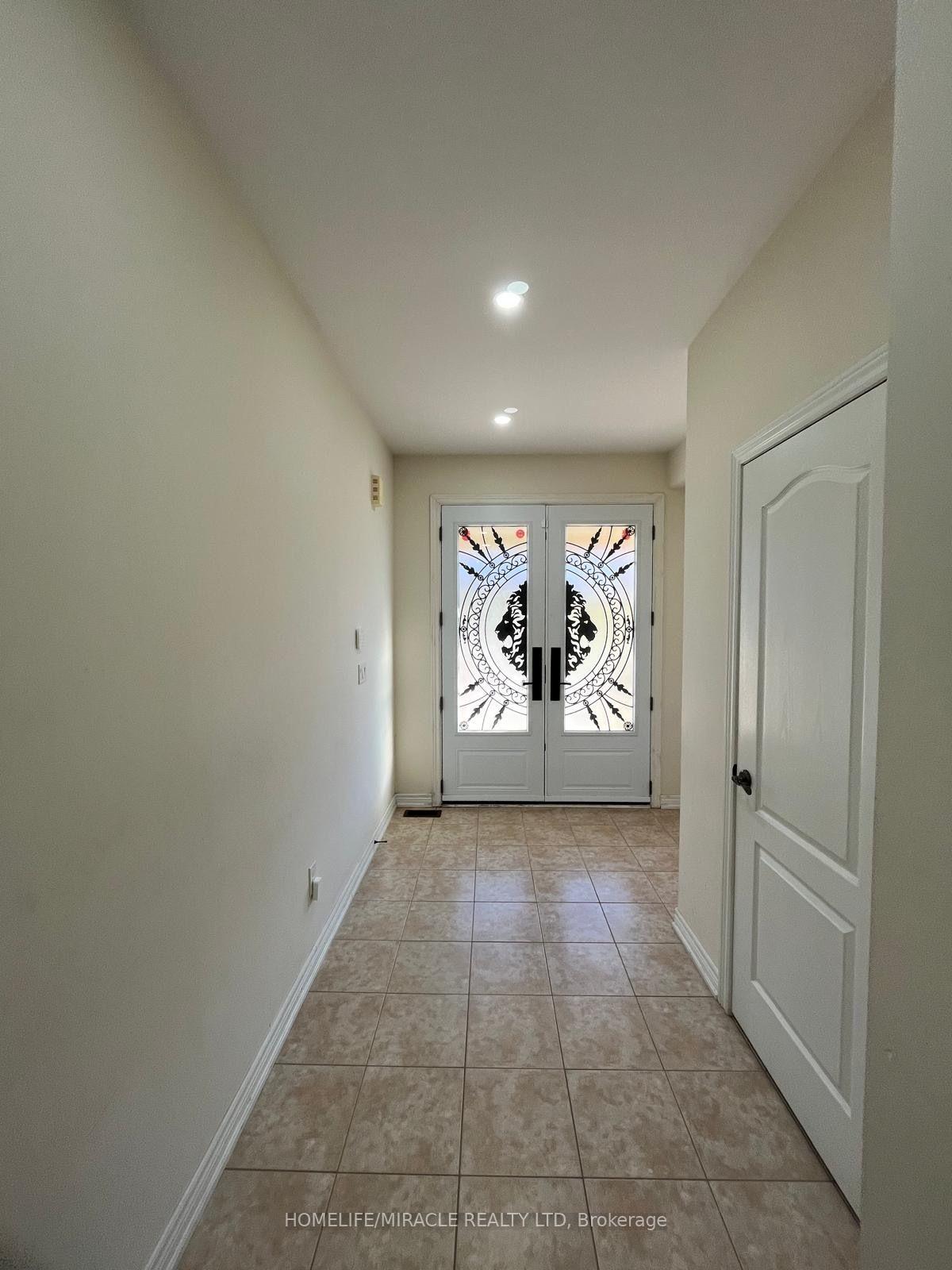 Photo 6 of 51 Dawes Road, Brampton, Credit Valley — HOMEH
