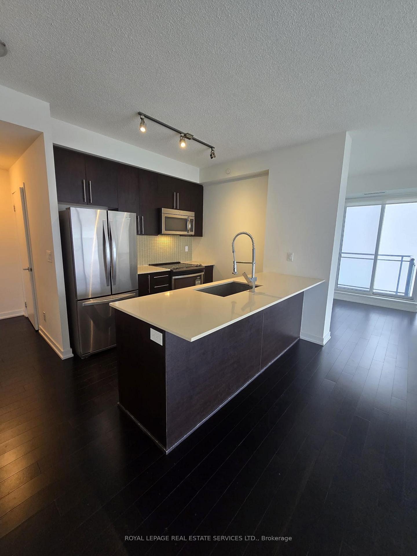 Photo of Unit 2707, 510 Curran Place