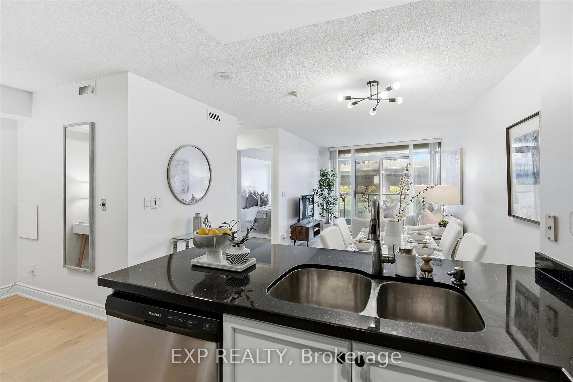Photo 7 of Unit 623, 231 Fort York Boulevard, Toronto, Niagara — HOMEH
