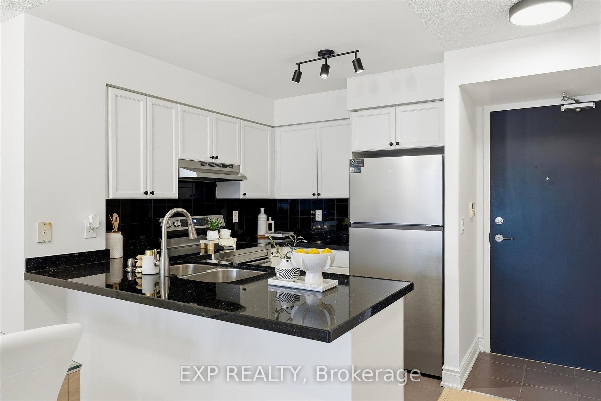 Photo 8 of Unit 623, 231 Fort York Boulevard, Toronto, Niagara — HOMEH