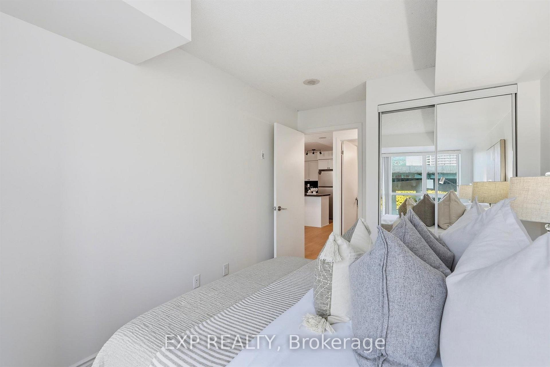Photo 24 of Unit 623, 231 Fort York Boulevard, Toronto, Niagara — HOMEH