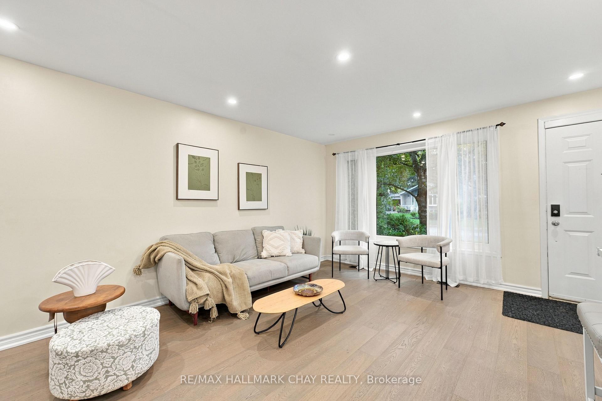 Photo 6 of 11 Davidson Road, Aurora, Aurora Highlands — HOMEH
