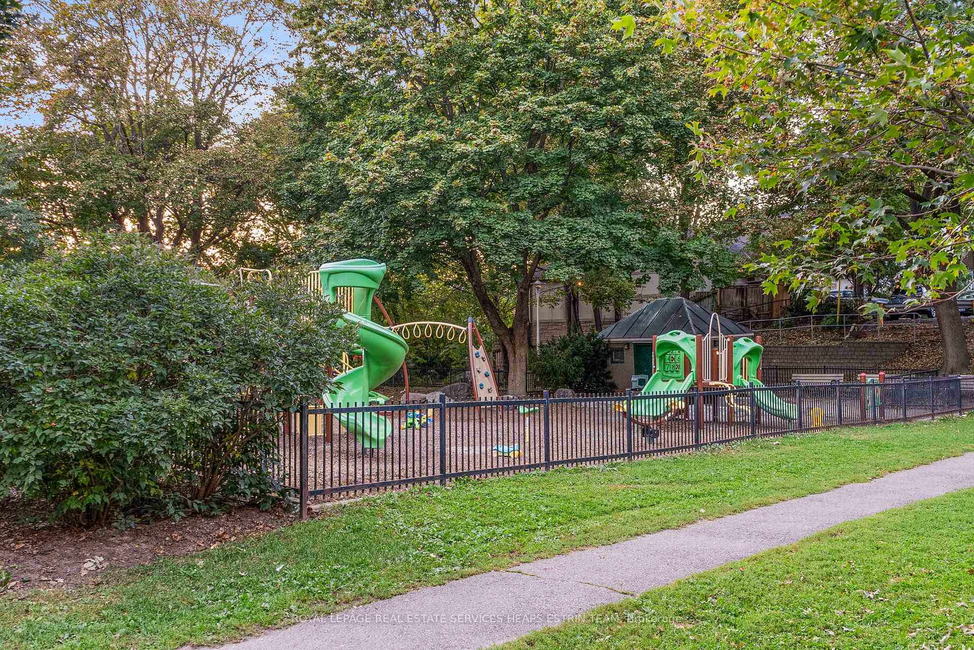 Photo 41 of 565 Roehampton Avenue, Toronto, Mount Pleasant East — HOMEH
