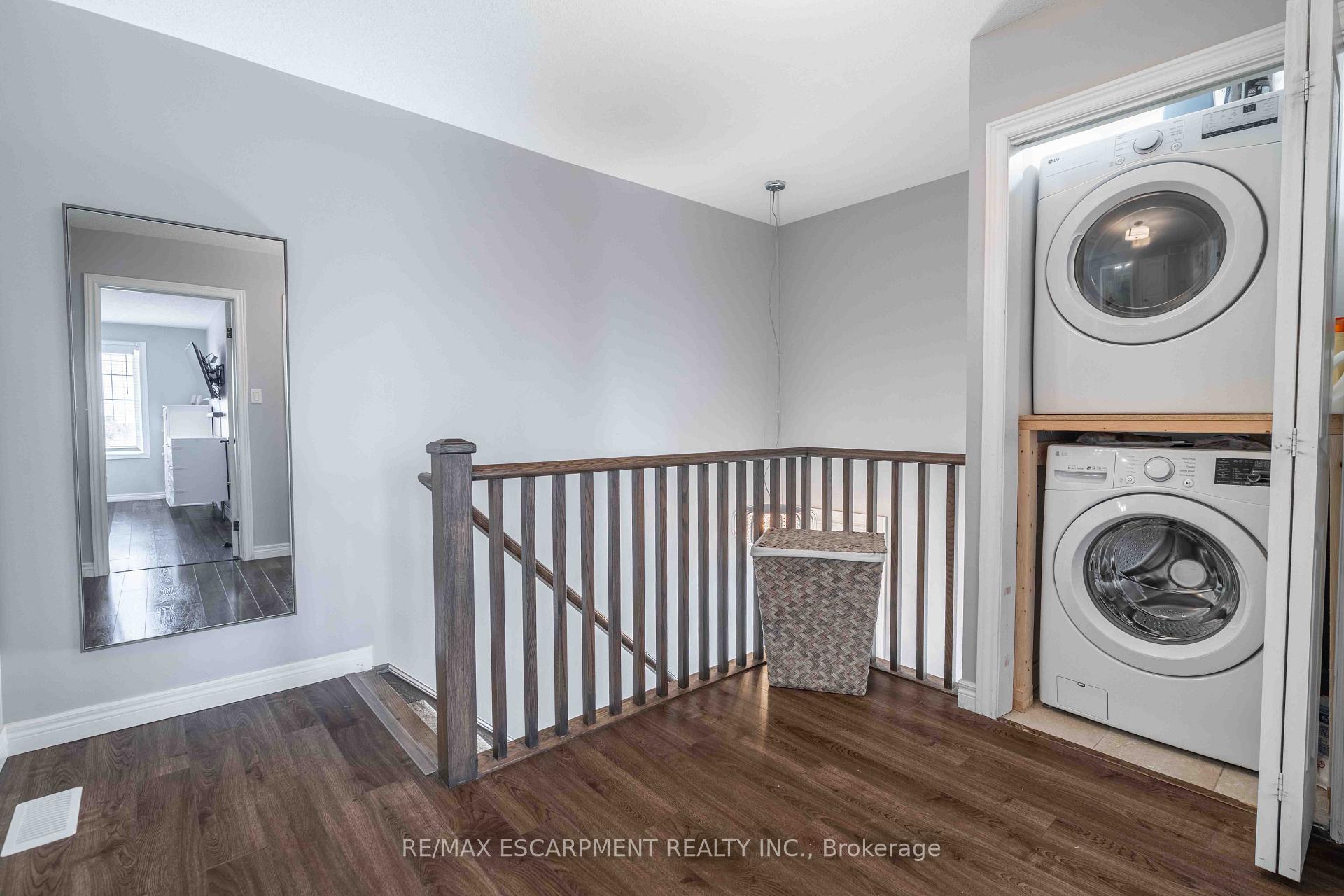 Photo 20 of Unit 13, 11 Stockbridge Gardens, Hamilton, Stoney Creek Mountain — HOMEH