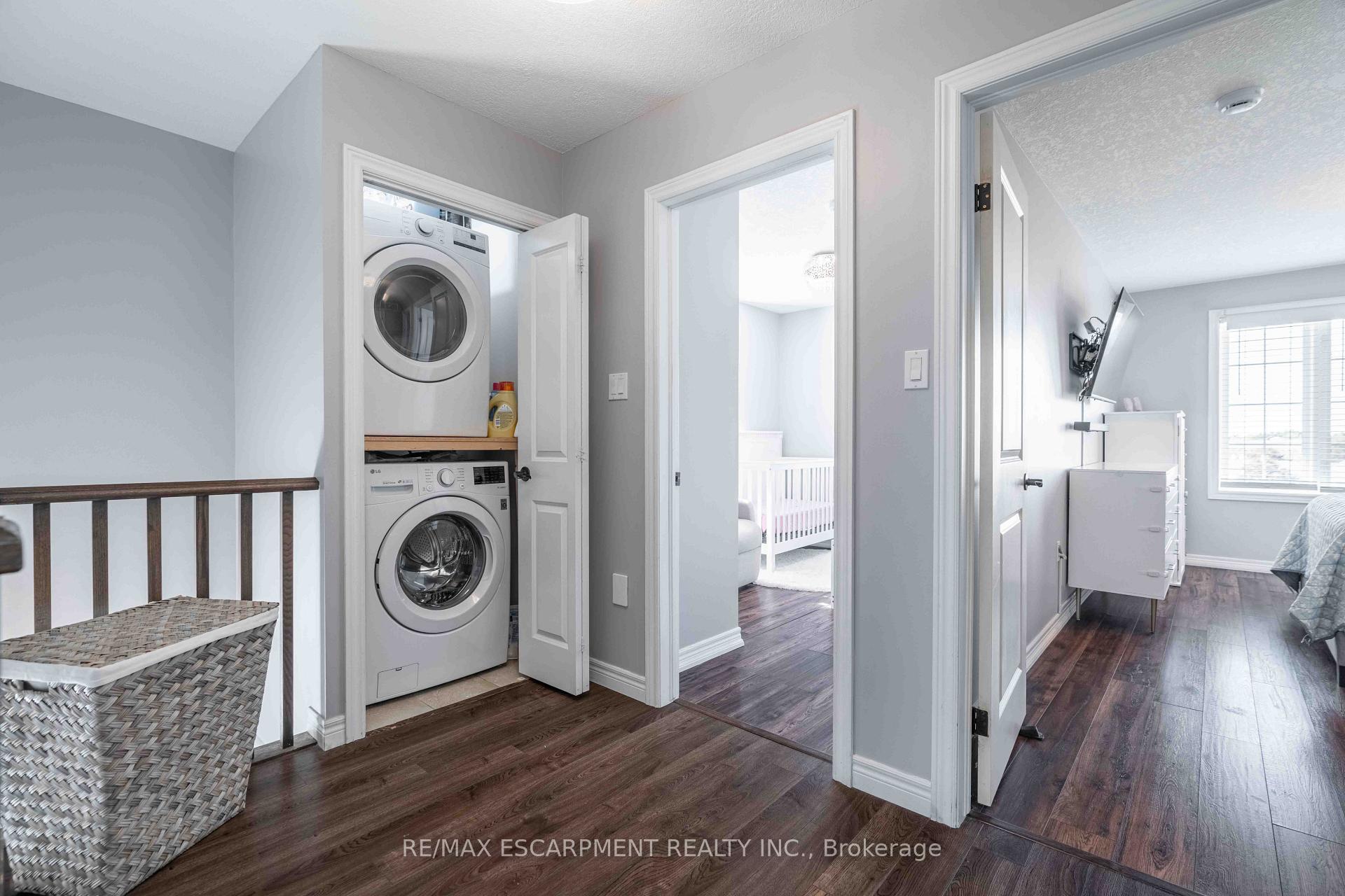 Photo 21 of Unit 13, 11 Stockbridge Gardens, Hamilton, Stoney Creek Mountain — HOMEH
