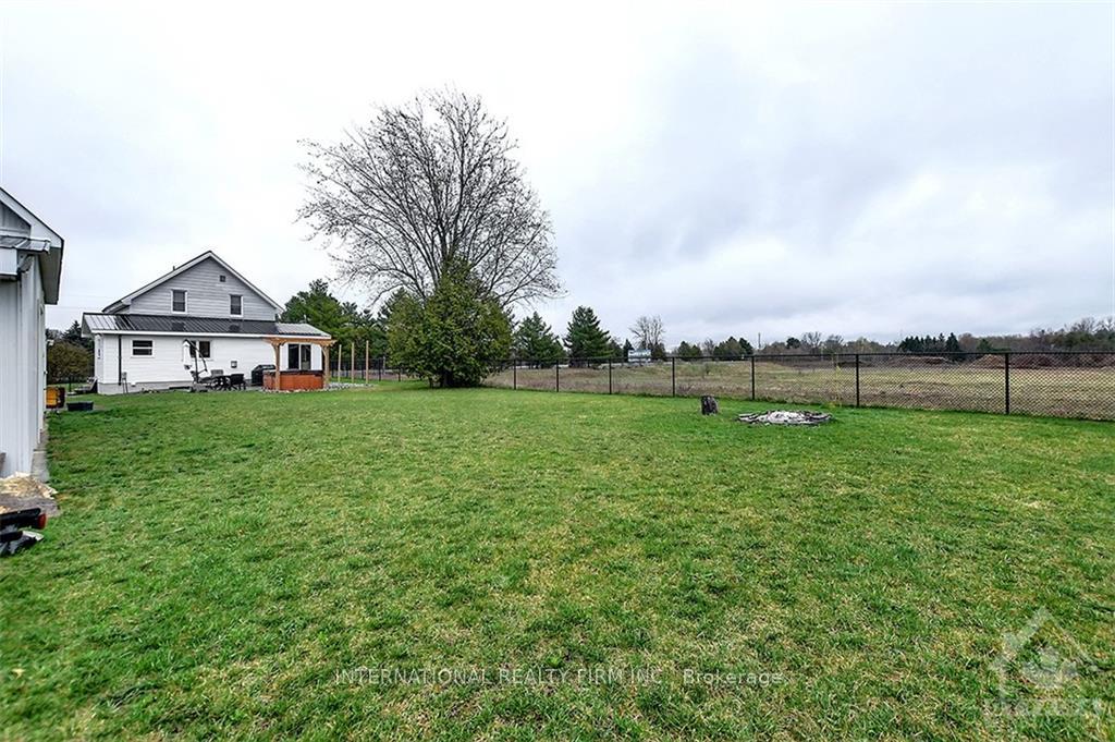 Photo 22 of 1558 Stagecoach Road, Ottawa, Greely — HOMEH