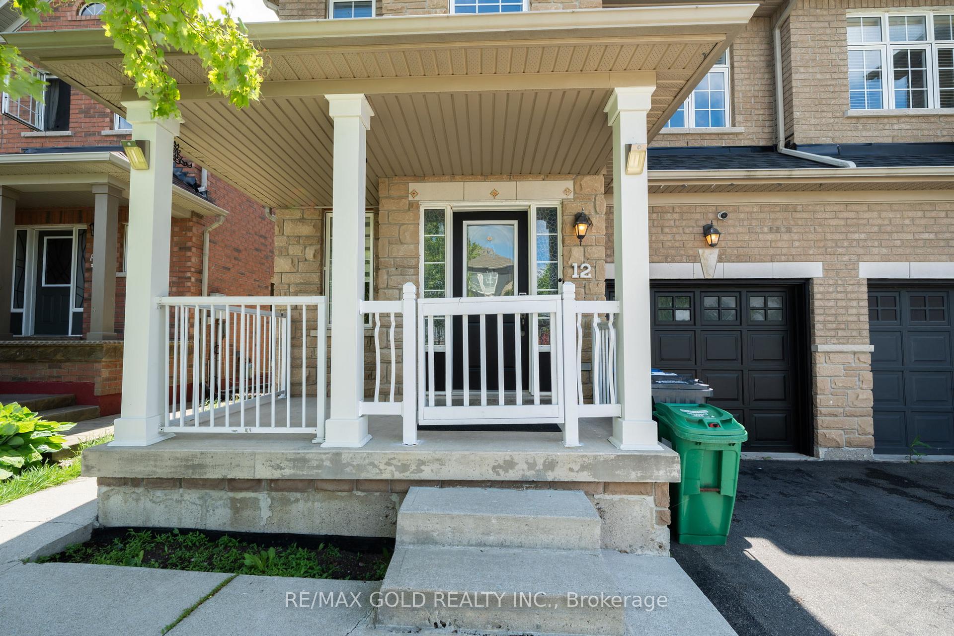 Photo 5 of 12 Pefferlaw Drive, Brampton, Bram West — HOMEH