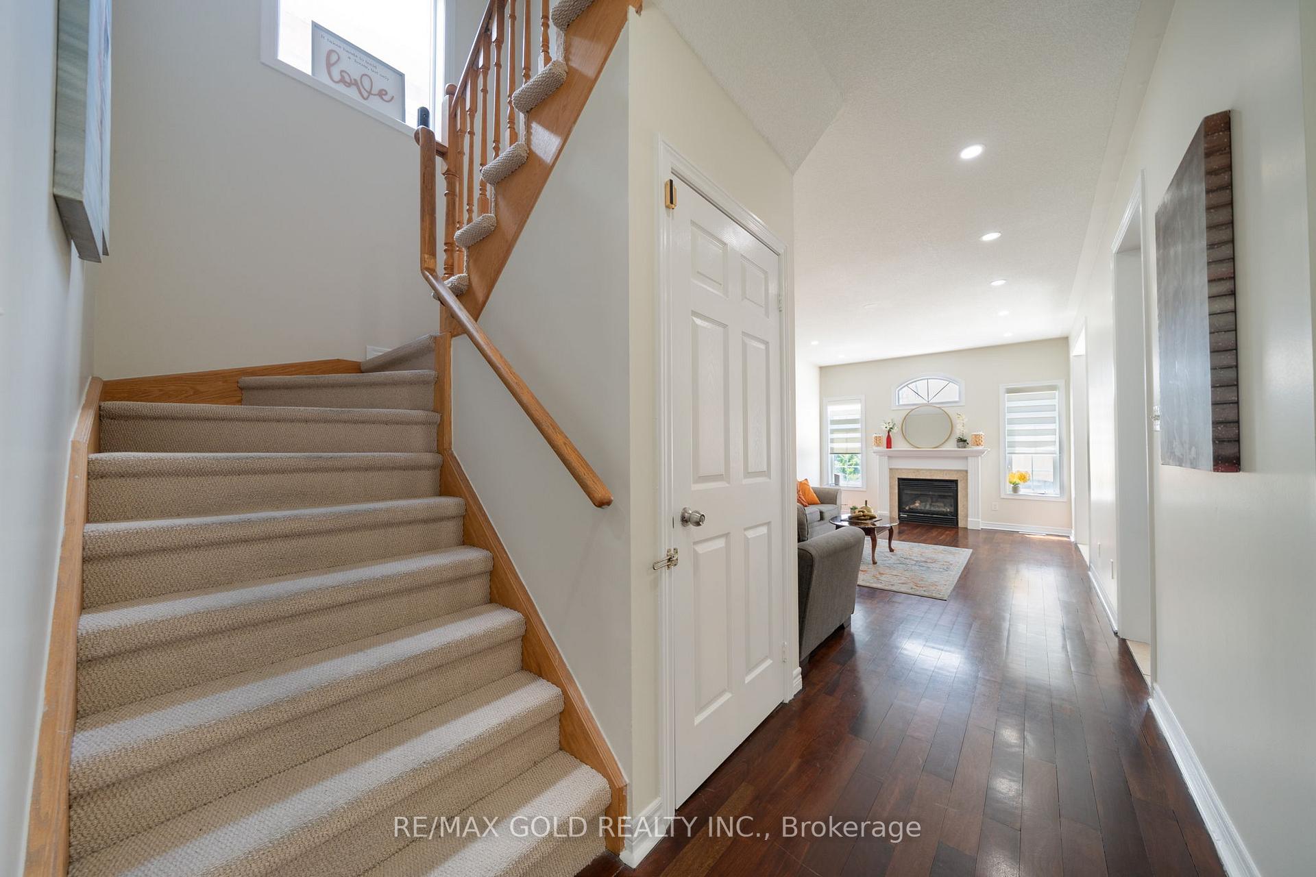Photo 9 of 12 Pefferlaw Drive, Brampton, Bram West — HOMEH