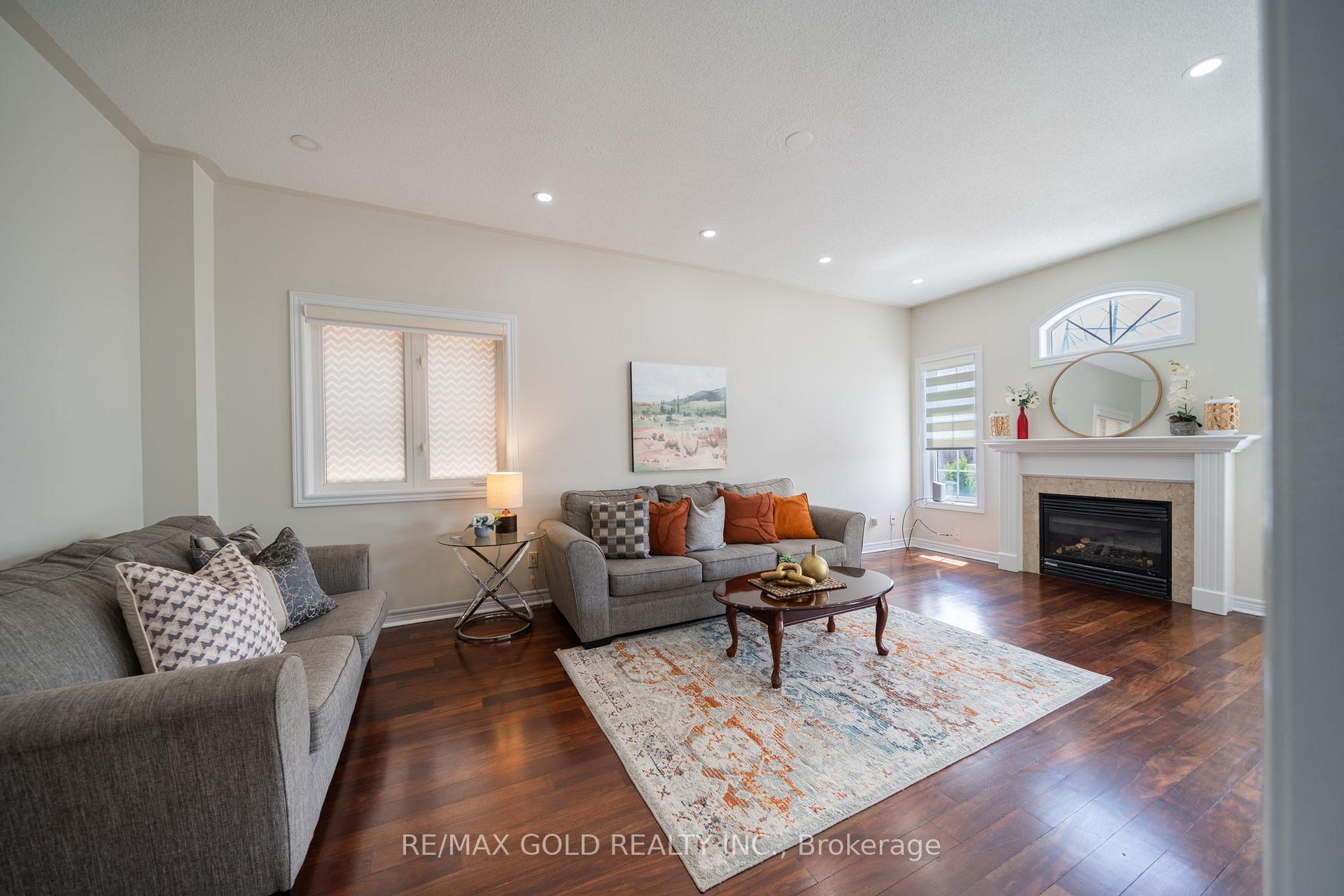 Photo 10 of 12 Pefferlaw Drive, Brampton, Bram West — HOMEH