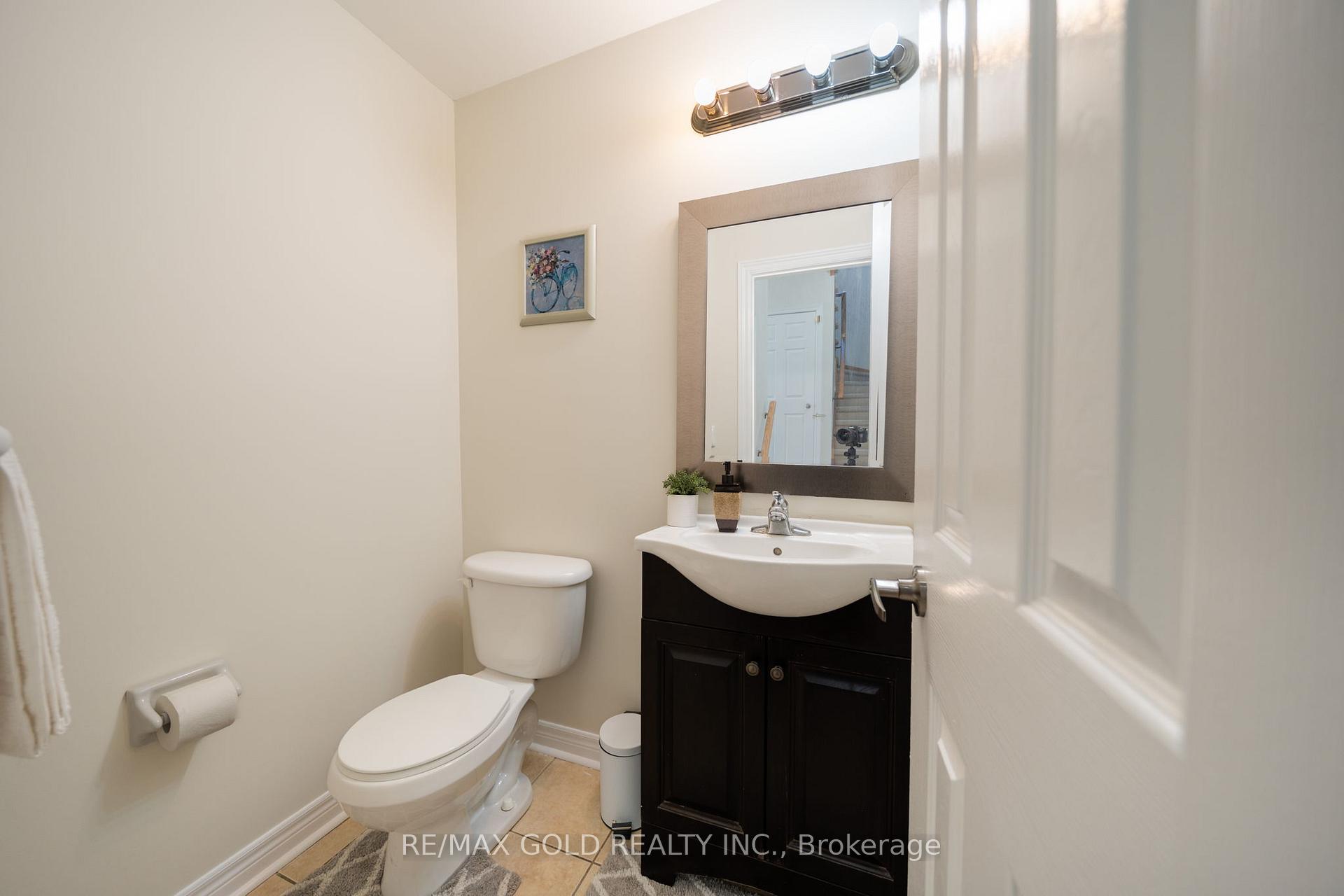 Photo 16 of 12 Pefferlaw Drive, Brampton, Bram West — HOMEH