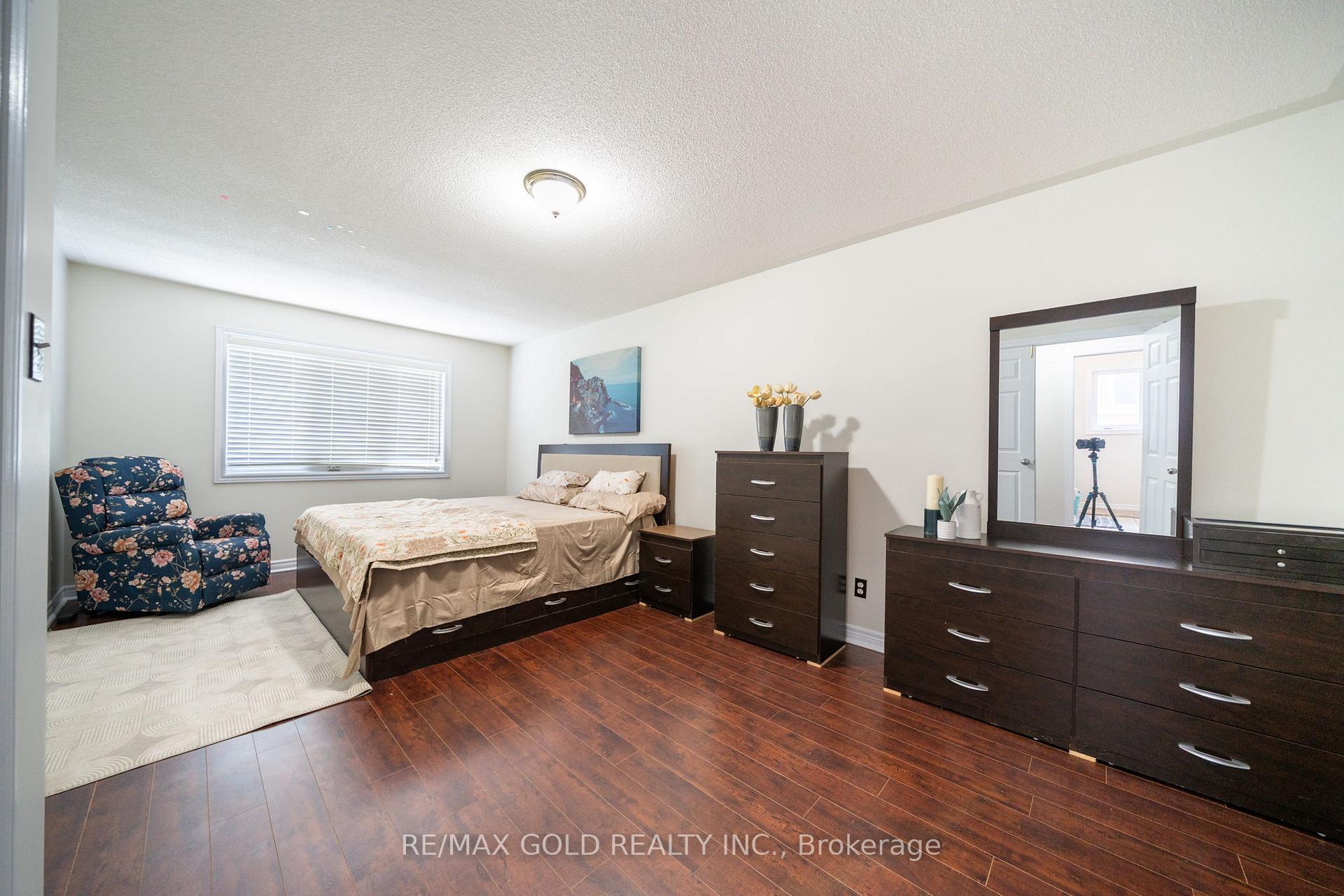 Photo 21 of 12 Pefferlaw Drive, Brampton, Bram West — HOMEH