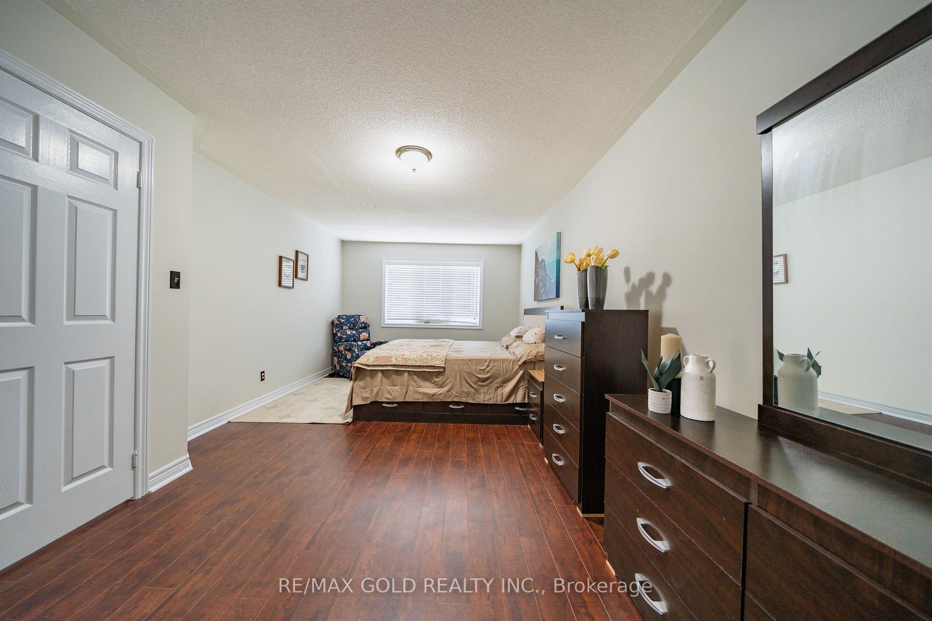 Photo 22 of 12 Pefferlaw Drive, Brampton, Bram West — HOMEH