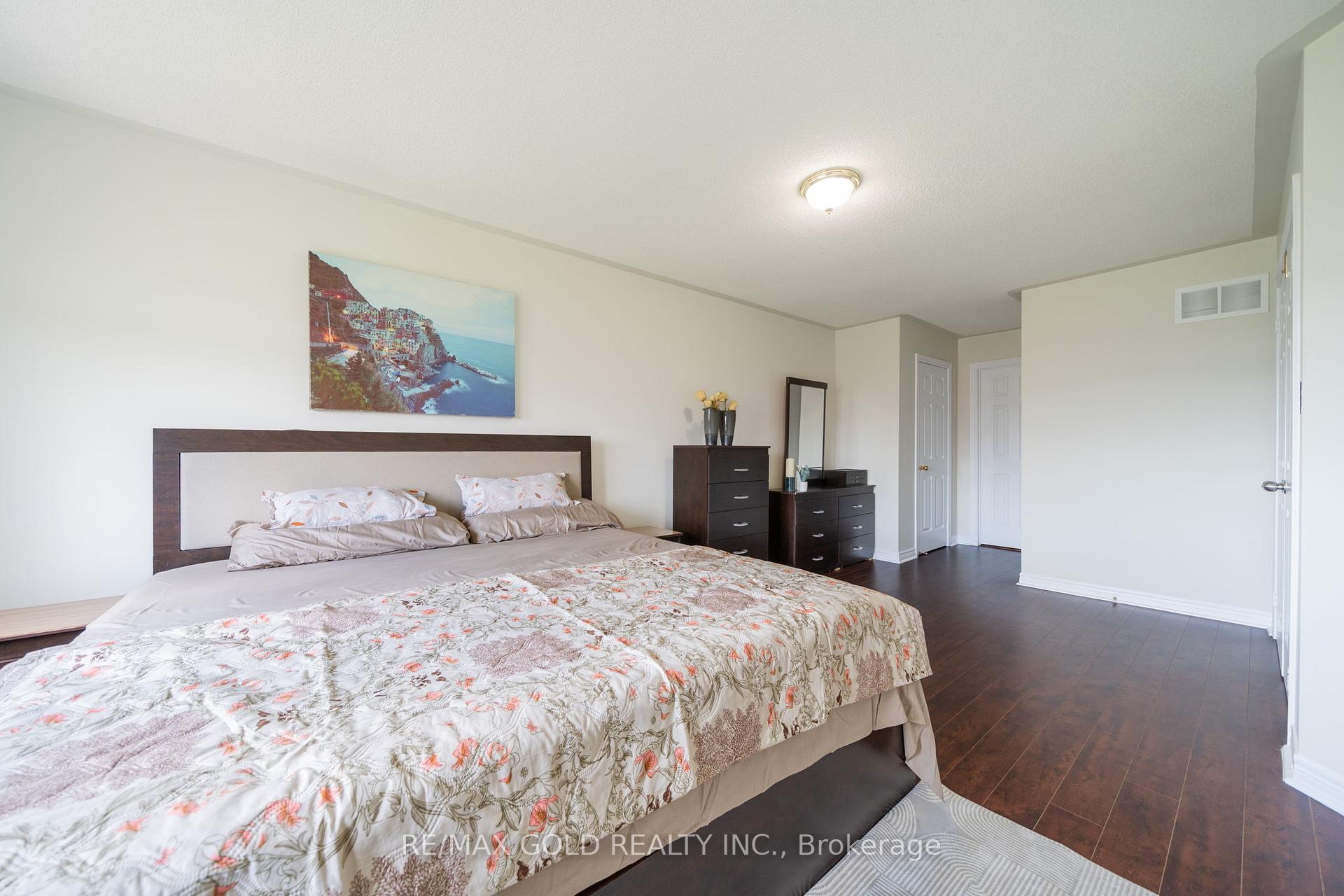 Photo 23 of 12 Pefferlaw Drive, Brampton, Bram West — HOMEH