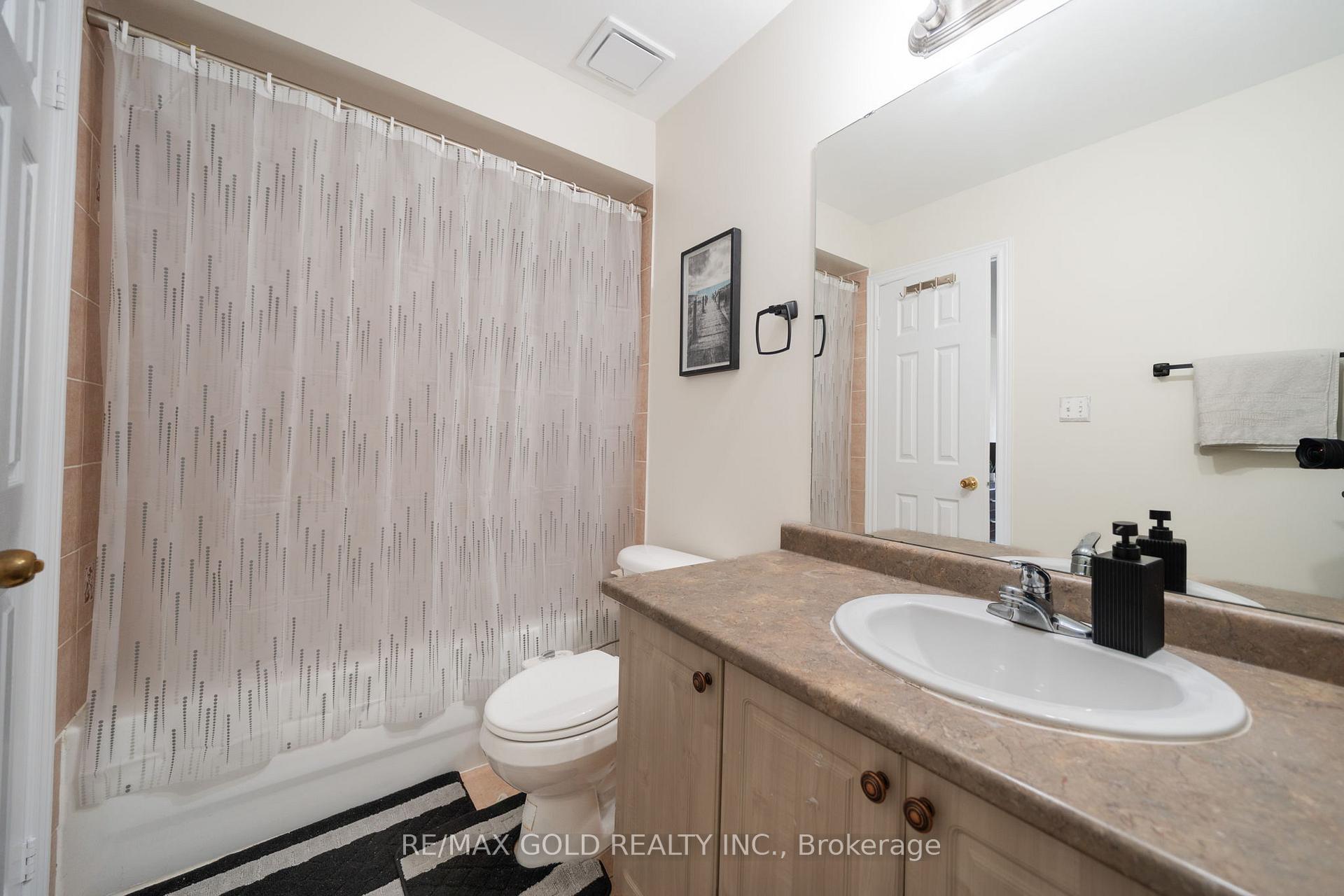 Photo 26 of 12 Pefferlaw Drive, Brampton, Bram West — HOMEH