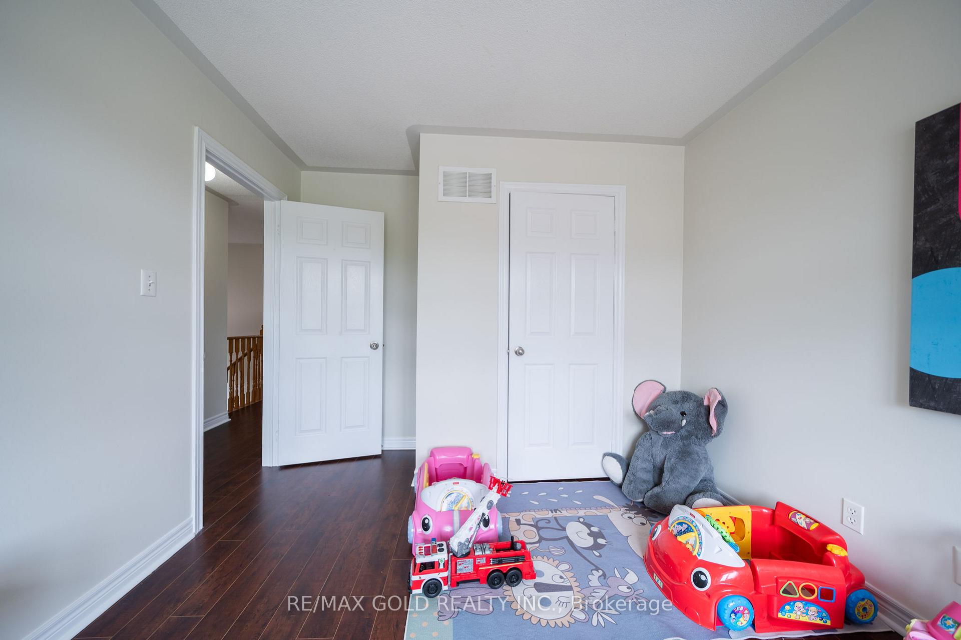 Photo 34 of 12 Pefferlaw Drive, Brampton, Bram West — HOMEH