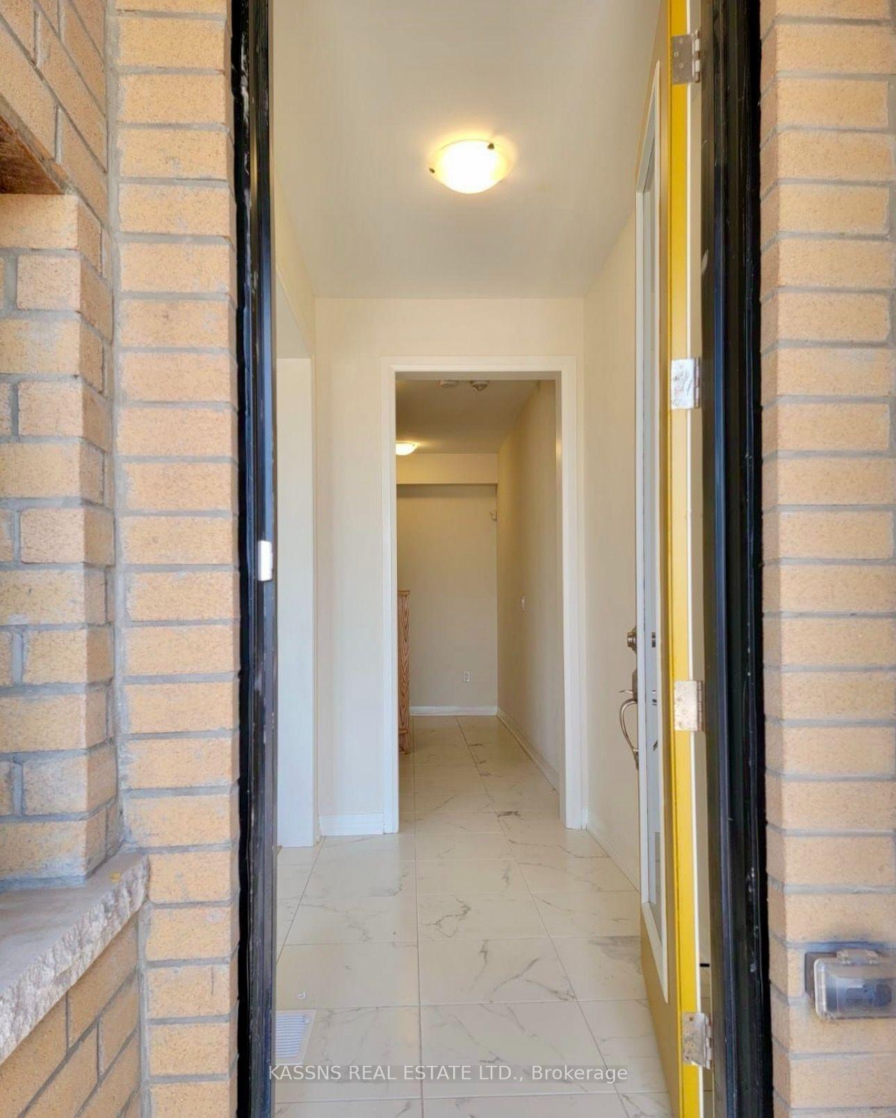 Photo 5 of 3305 Sixth Line, Oakville, Glenorchy — HOMEH