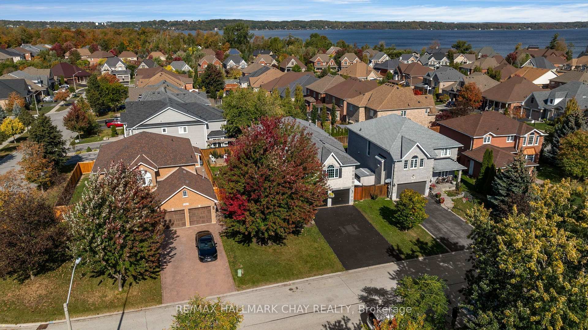 Photo 2 of 6 Whispering Pine Place, Barrie, Bayshore — HOMEH