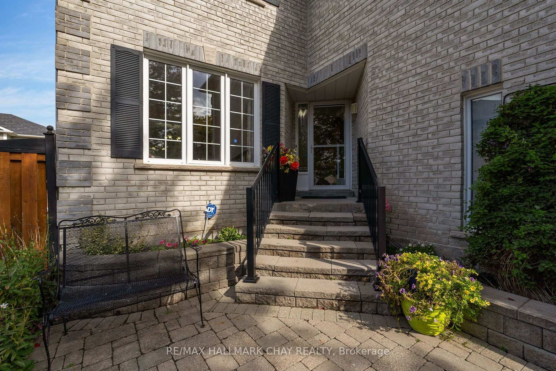 Photo 3 of 6 Whispering Pine Place, Barrie, Bayshore — HOMEH